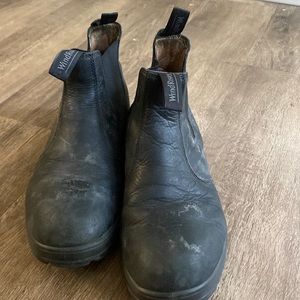 WindRiver Black Chelsea Boots